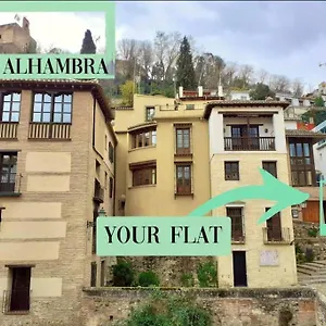 Japanese Style 9 Person Flat, Close To Alhambra Granada