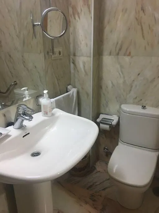 דירות גרנדה Amplio Apartamento En Plaza Trinidad 0*,