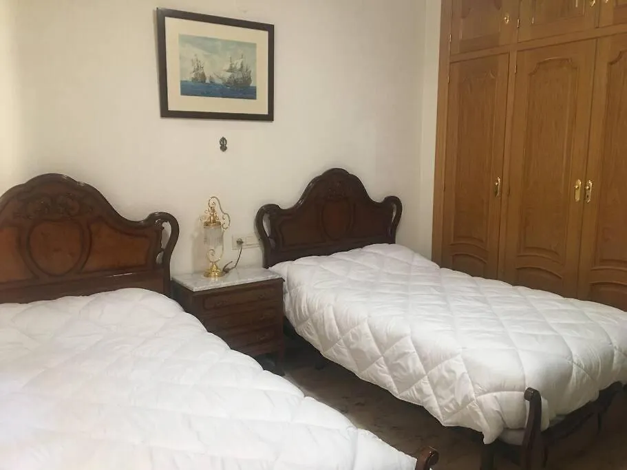 דירות גרנדה Amplio Apartamento En Plaza Trinidad